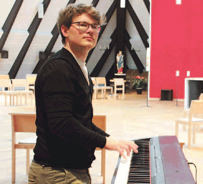 Alexander Keidel - Organist in der Heilig Kreuz Kirche Bergen-Enkheim